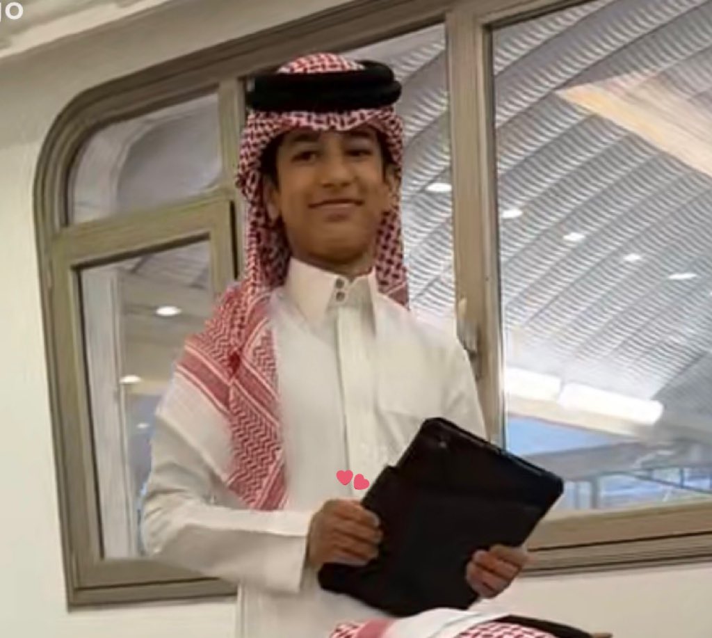 𝜗𝜚 tweet media