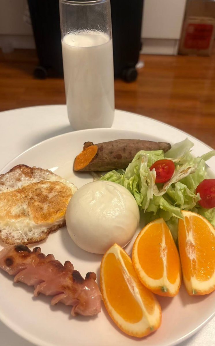 Emily 🍁 tweet media