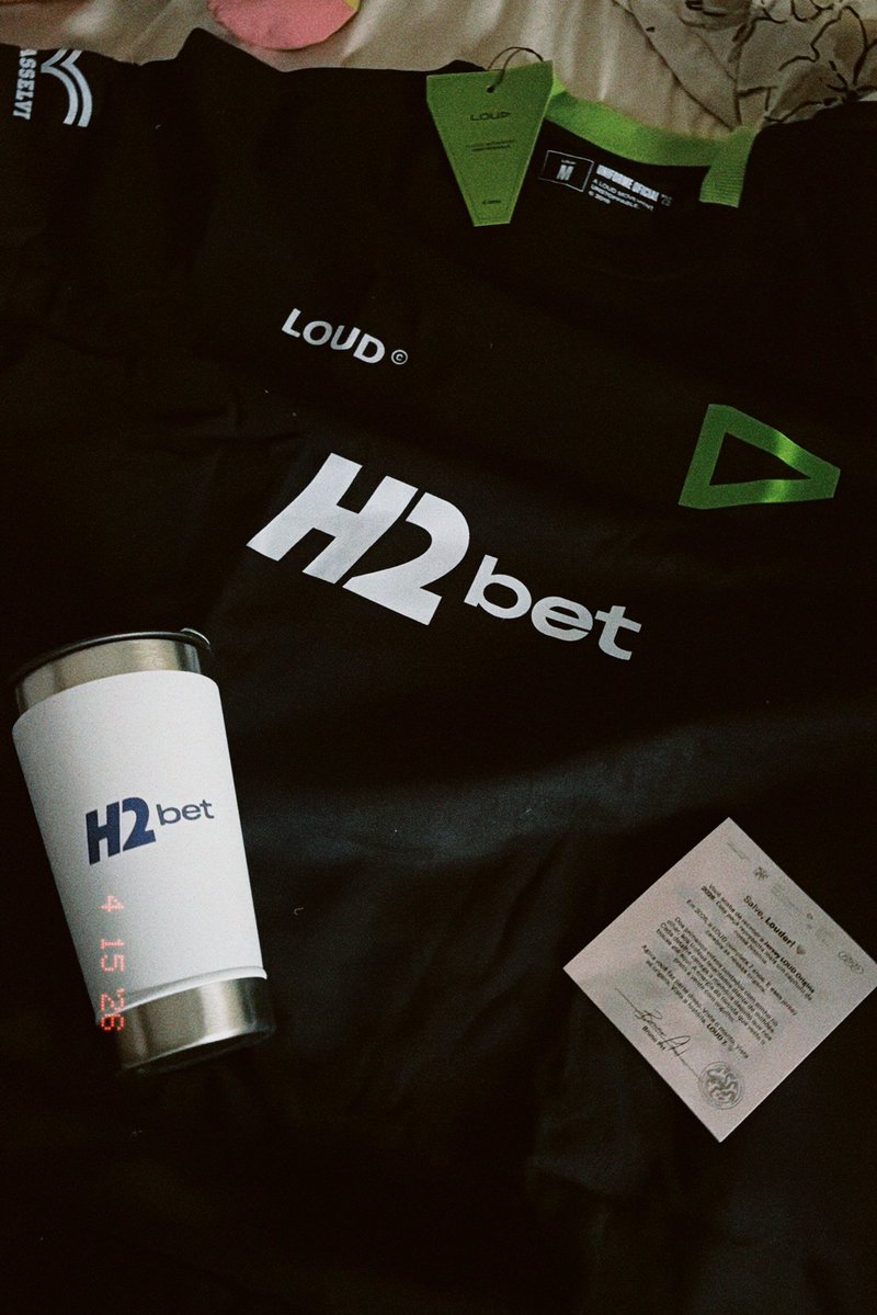 LOUD bibïs #T1WIN tweet media