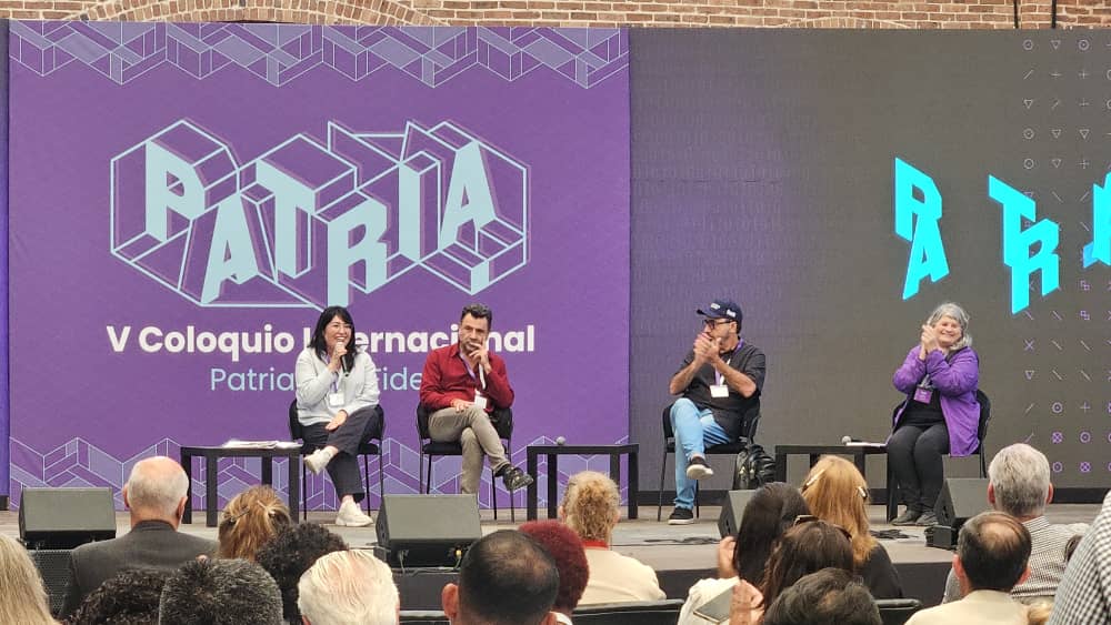 Porque trincheras de ideas valen más que trincheras de piedras 🟣 Estamos en el *V Coloquio Internacional Patria.*

#CubaEstáFirme 
#CubaNoEstáSola 
#CubaVencerá