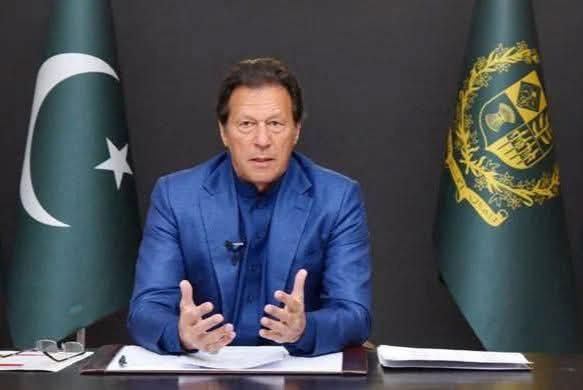 آؤ دنیا کو بتا دیں 
عمران خان کی تین سالہ دور حکومت اور کارکردگی 

1۔احساس کفالت پروگرام
2۔لنگر خانے
3۔شیلٹر ہوم کا قیام
4۔راشن کارڈ
5۔کسان کارڈ
6۔صحت انصاف کارڈ
7۔احساس سکالر شپ پروگرام
8۔انصاف آفٹر نون سکول
9۔انصاف معذور و بزرگ کارڈ
10۔مزدور کارڈ
11۔روشن ڈیجیٹل پروگرام
12۔خدمت