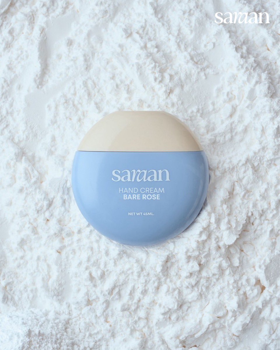 Saraanofficial's tweet image. #Saraan hand cream🍐🌹 มือนุ่ม ชุ่มชื้น ผิวเรียบเนียน ซึมไวไม่เหนอะหนะ 🤍 มี 4 กลิ่นให้เลือก: Velvet Rose / Bare Rose / English Pear / White Musk หอมละมุน ติดผิวยาวนาน เติมความมั่นใจในทุกวัน✨