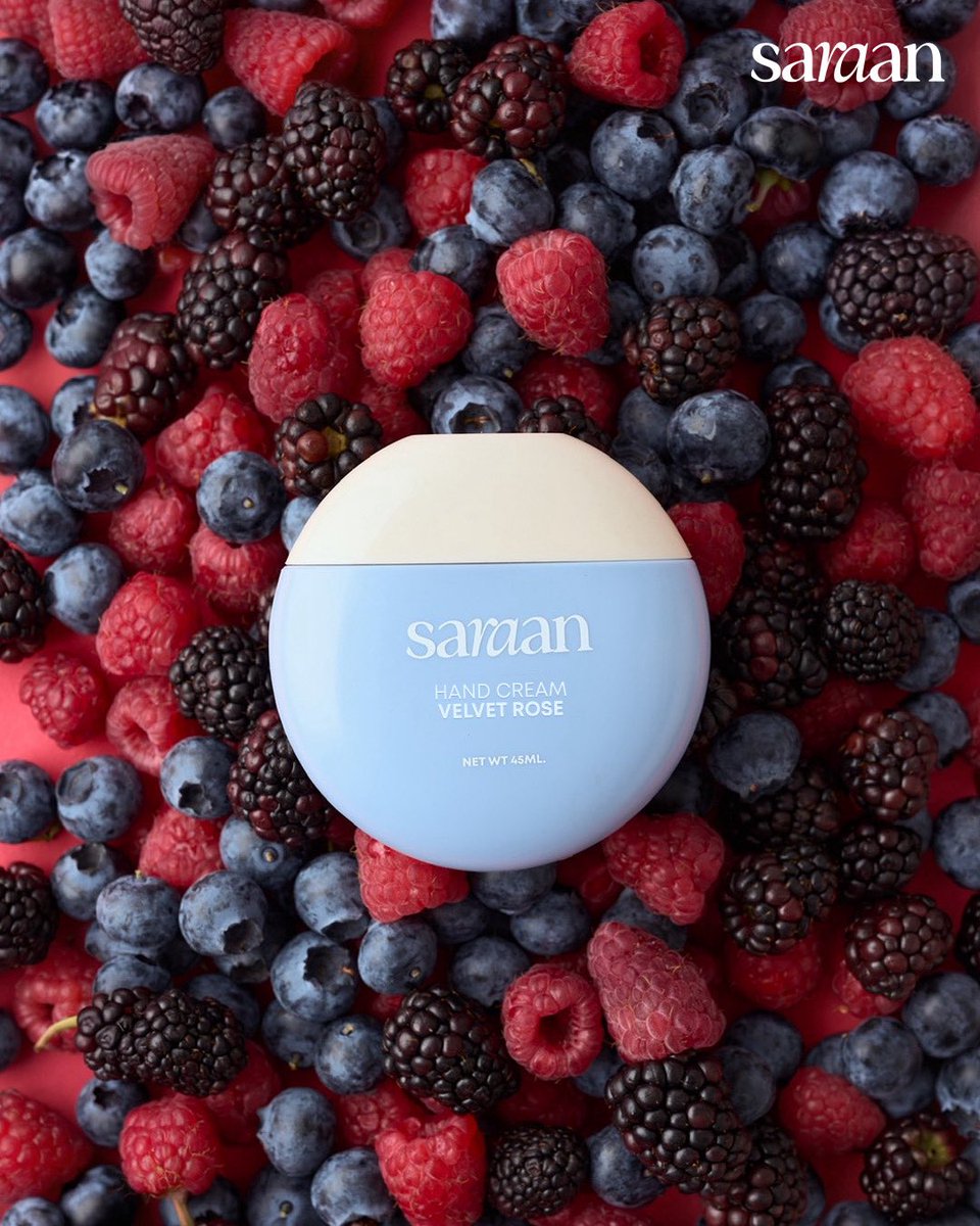 Saraanofficial's tweet image. #Saraan hand cream🍐🌹 มือนุ่ม ชุ่มชื้น ผิวเรียบเนียน ซึมไวไม่เหนอะหนะ 🤍 มี 4 กลิ่นให้เลือก: Velvet Rose / Bare Rose / English Pear / White Musk หอมละมุน ติดผิวยาวนาน เติมความมั่นใจในทุกวัน✨
