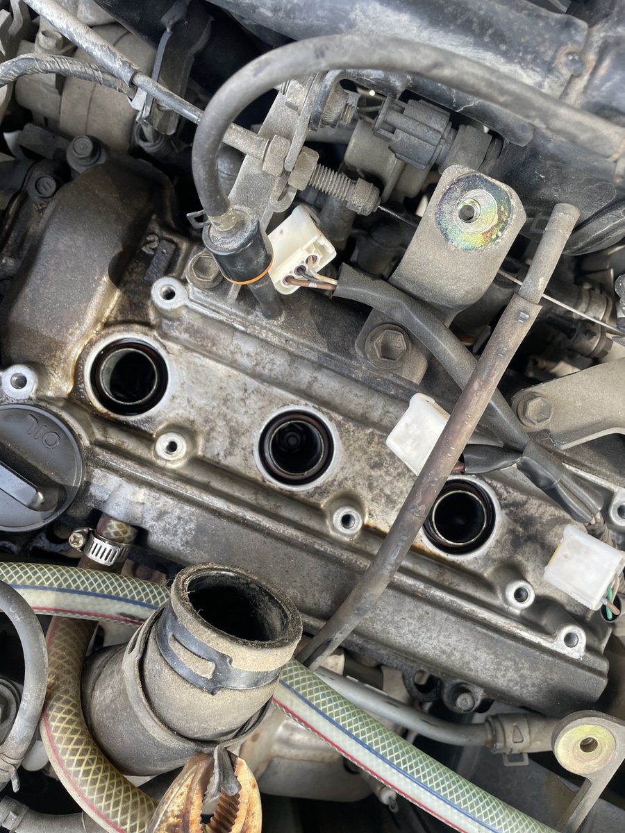 ドリルで穴増やして4気筒にしてやろうか