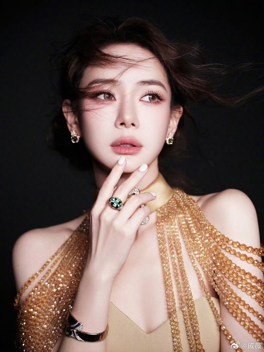 dramapotatoe's tweet photo. #QiWei in second look for the 16th Beijing International Film Festival opening ceremony
More - https://t.co/6vPyMHqLS2 https://t.co/bmJUQfoSTh
