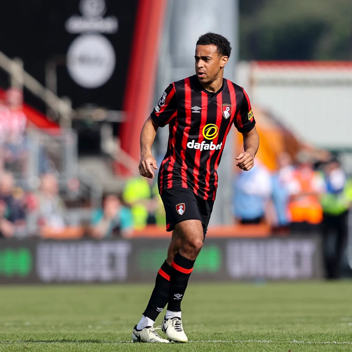 UnitedUpdates's tweet image. 🚨 Manchester United held initial talks with Tyler Adams in January, with a view to a potential summer move. 

Bournemouth are keen to retain Alex Scott, but United may still pursue the deal and could even consider signing three midfielders, particularly if one can be secured at