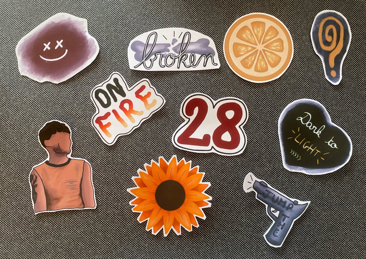 licarusfalls's tweet photo. J’ai dessiné des stickers pour en donner à mes copines au concert de Louis, je suis trop fan https://t.co/Sd3IQ1sDfY