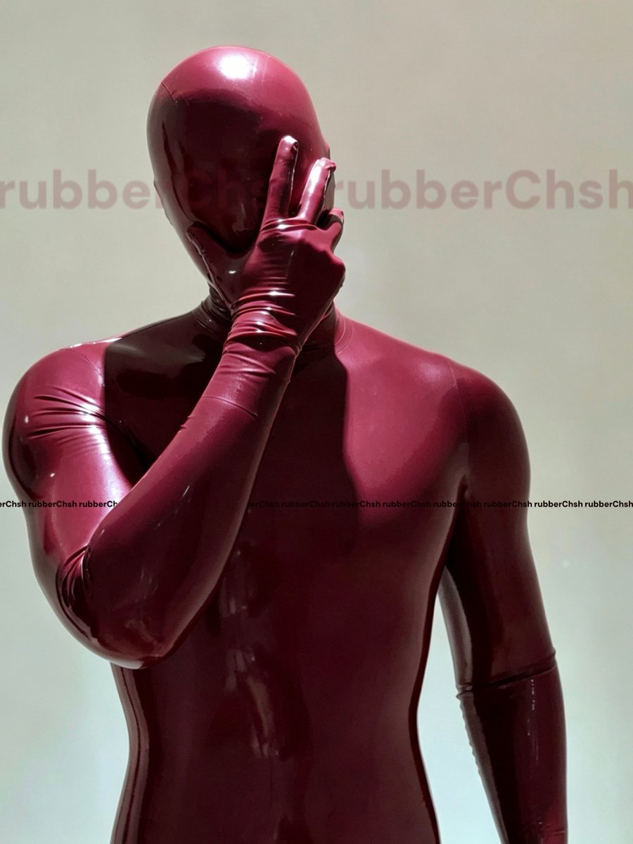 rbchsh's tweet photo. Color me RED. #rubberman https://t.co/anzJVlJpGW