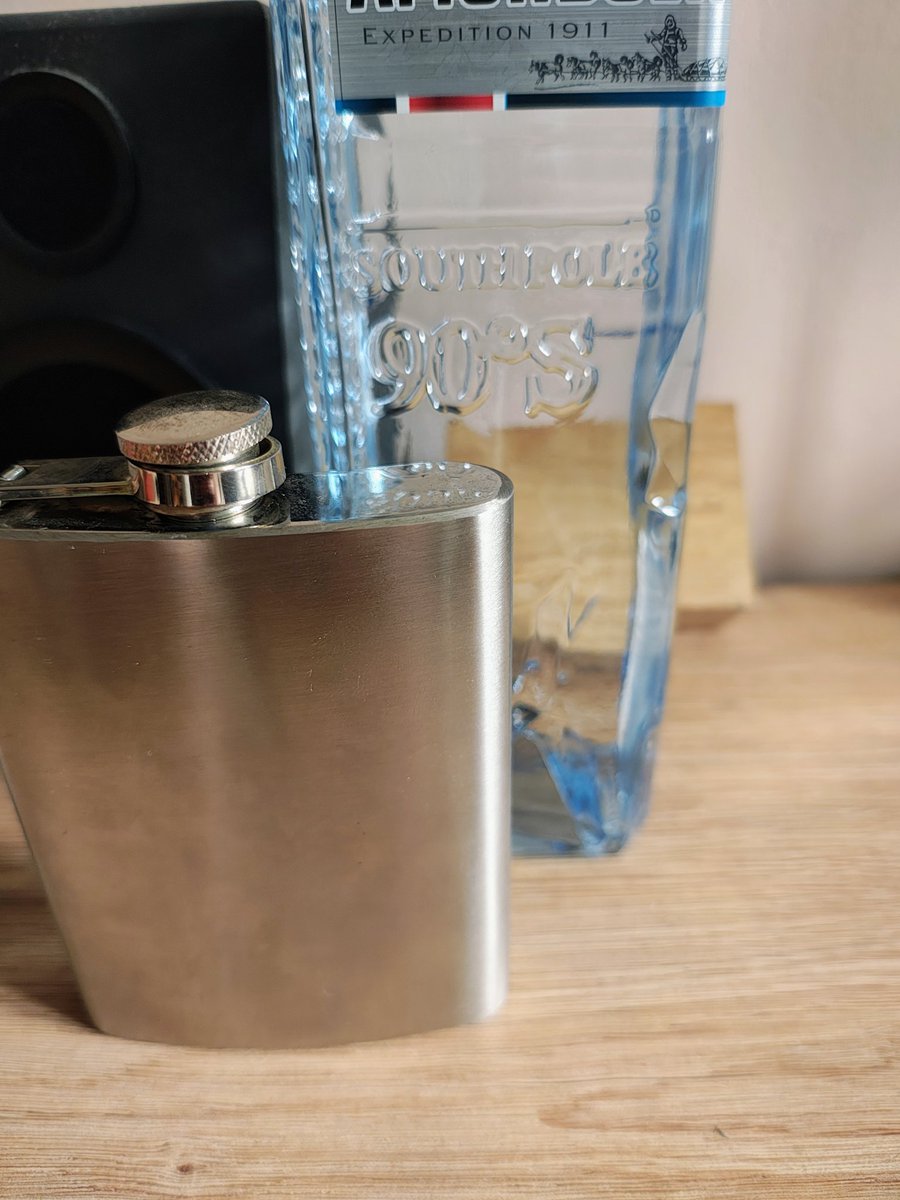 Manierka pełna można iść na spacerek