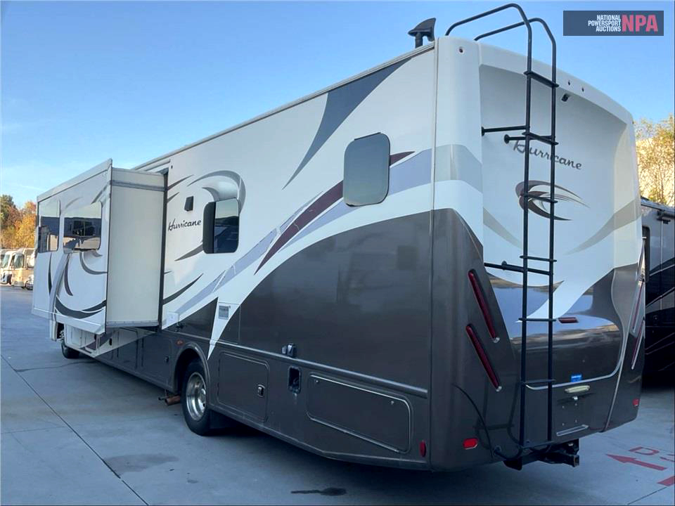 npauctions tweet media