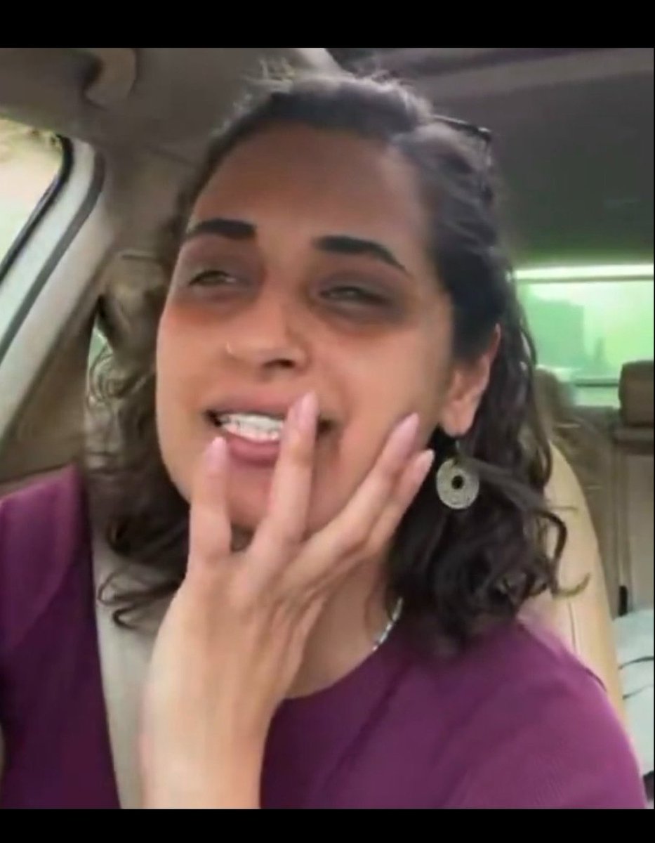 يا ريت تبشروني إنه وحدة الجرائم الإلكترونية مسكتها
لأنها واضح جدًا إنها مضغوطة من الأردن ومن احتفال الشعب بيوم العلم
عالم عندها مرض اسمه الأردن
#الأردن
#يوم_العلم_الأردني