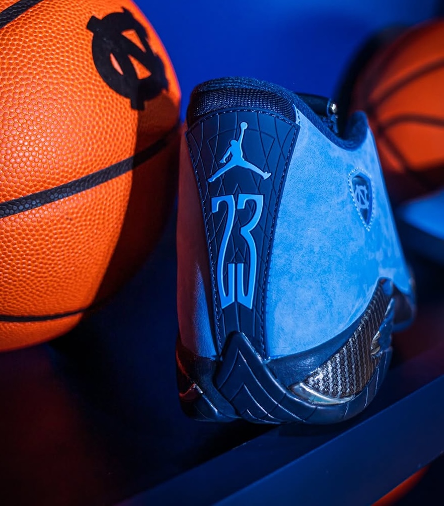 JustFreshKicks tweet media