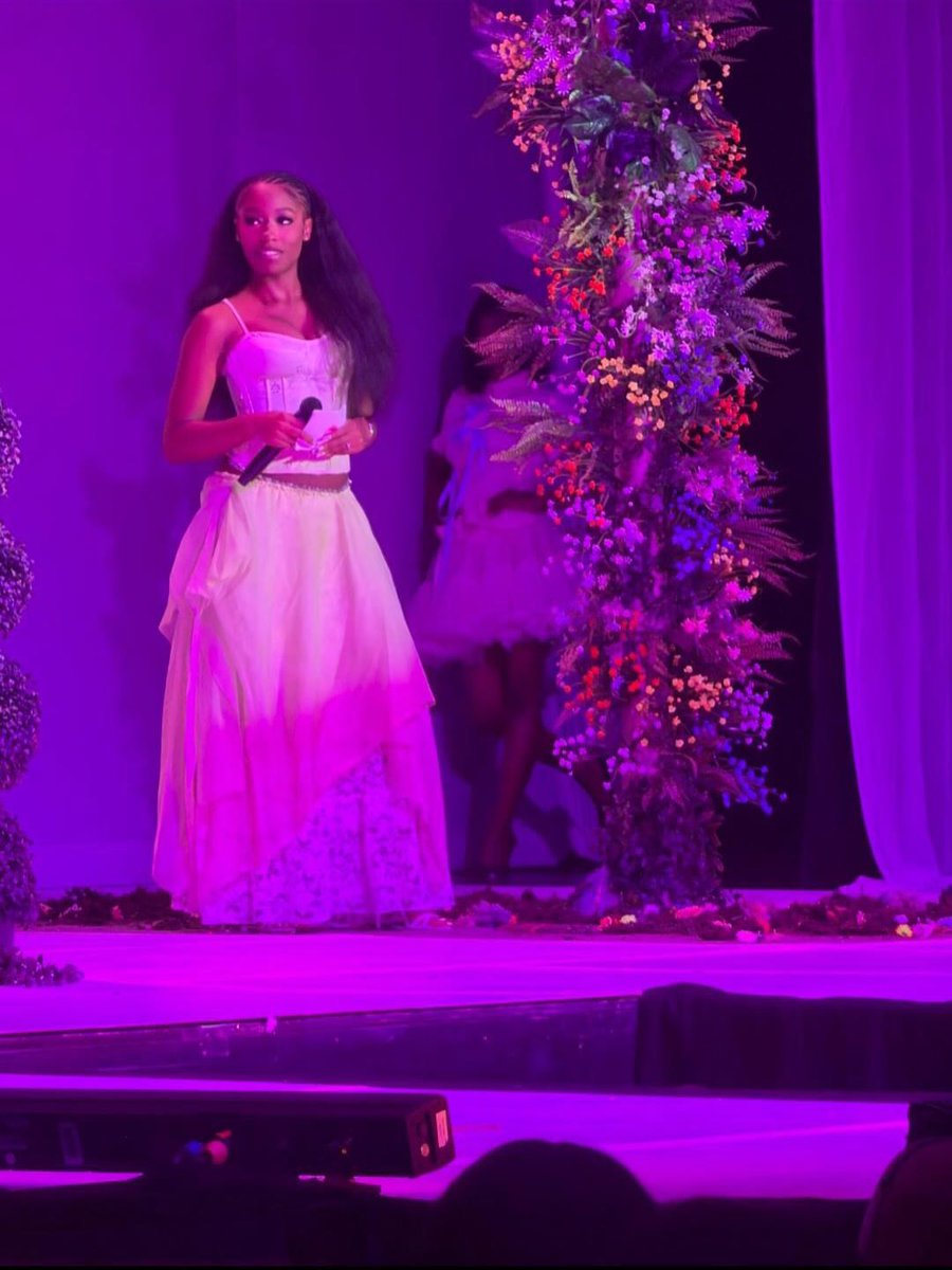 Serena Base tweet media