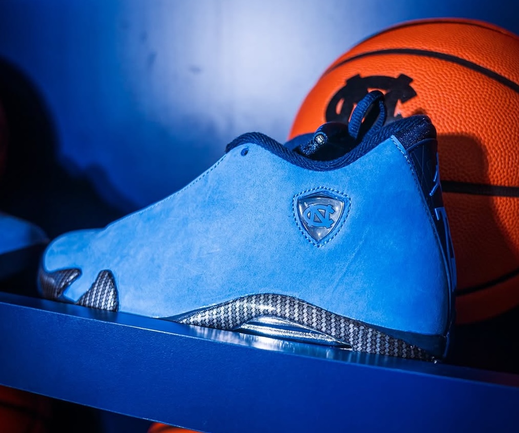 JustFreshKicks tweet media