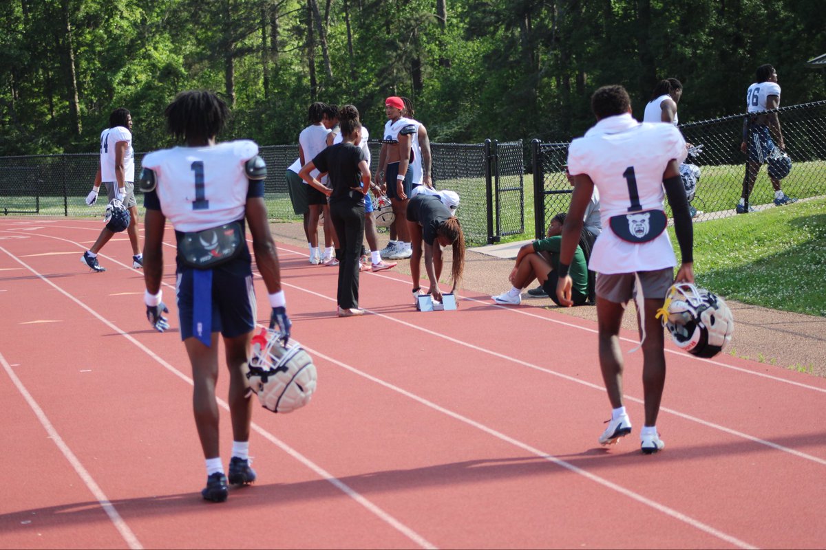 DemonteMartin7's tweet photo. Spring ball completed✅🔥!! https://t.co/irxRh5P5eU