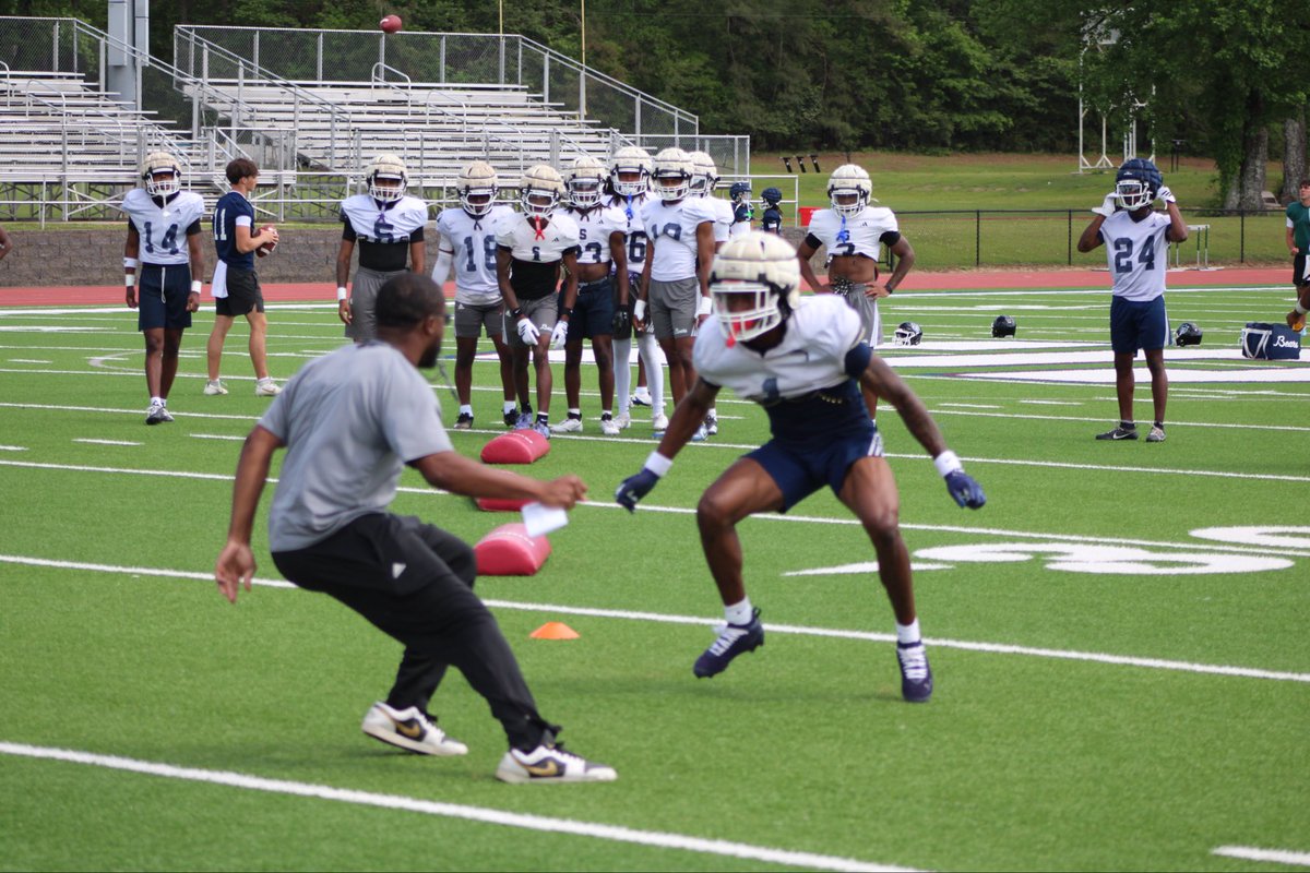 DemonteMartin7's tweet photo. Spring ball completed✅🔥!! https://t.co/irxRh5P5eU