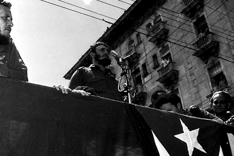 No fue el Partido quien hizo la Revolución, sino fue la propia  Revolución la que hizo al Partido, afirmó en reiteradas ocasiones Fidel,  para expliccar el tránsito al socialismo, sin una organización  marxista que la liderara. #CubaEsRevolución .