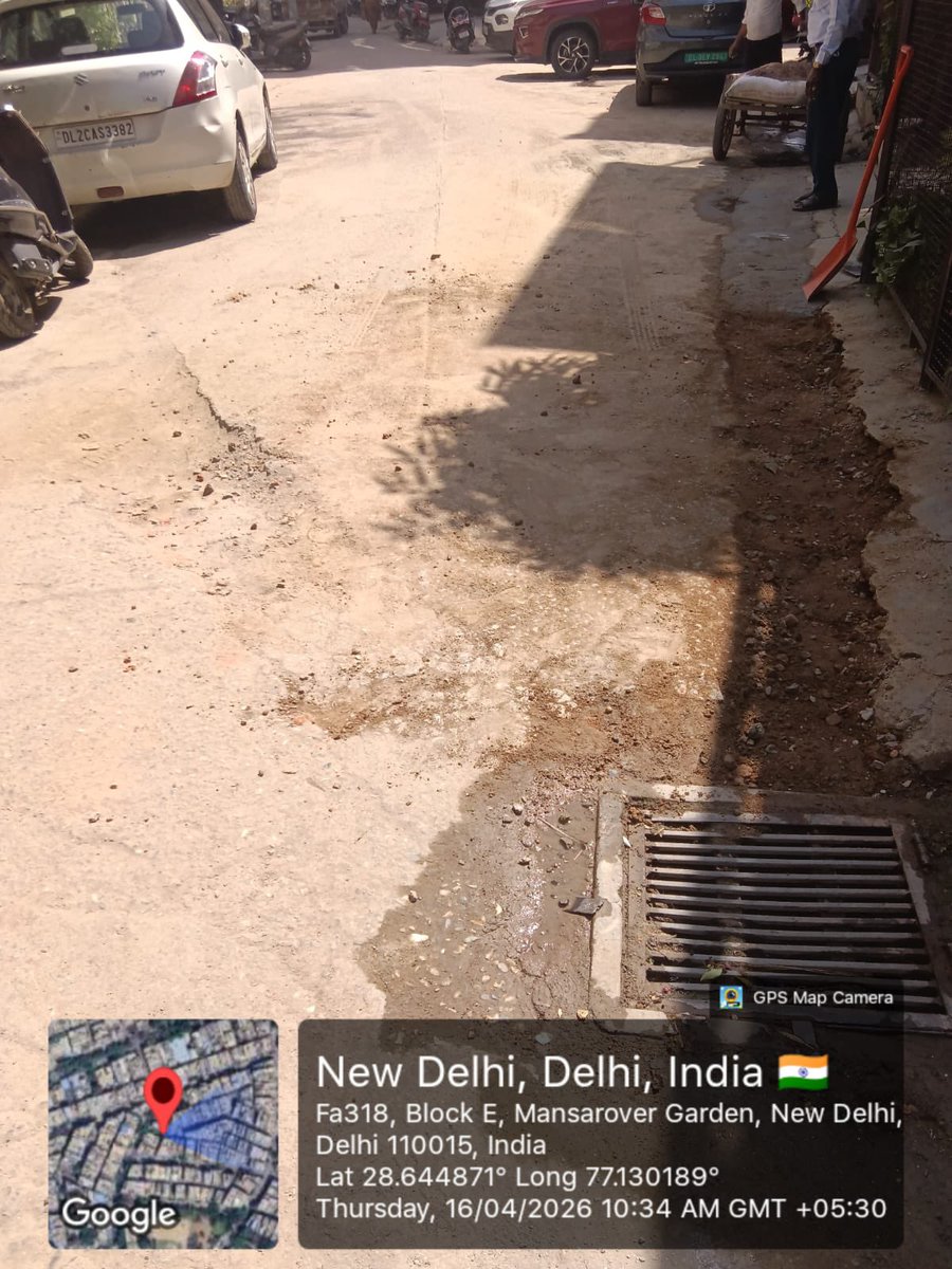 kbzdc's tweet image. To ensure cleaner surroundings and obstruction-free roads, Karolbagh Zone MCD teams were on duty today for malba removal.

🏗️ Total malba lifted: 39 MT on 16th March 2026.

Continuous efforts towards a debris-free &amp;amp; clean Delhi.
#MCDDelhi #CleanDelhi
#PollutionControl