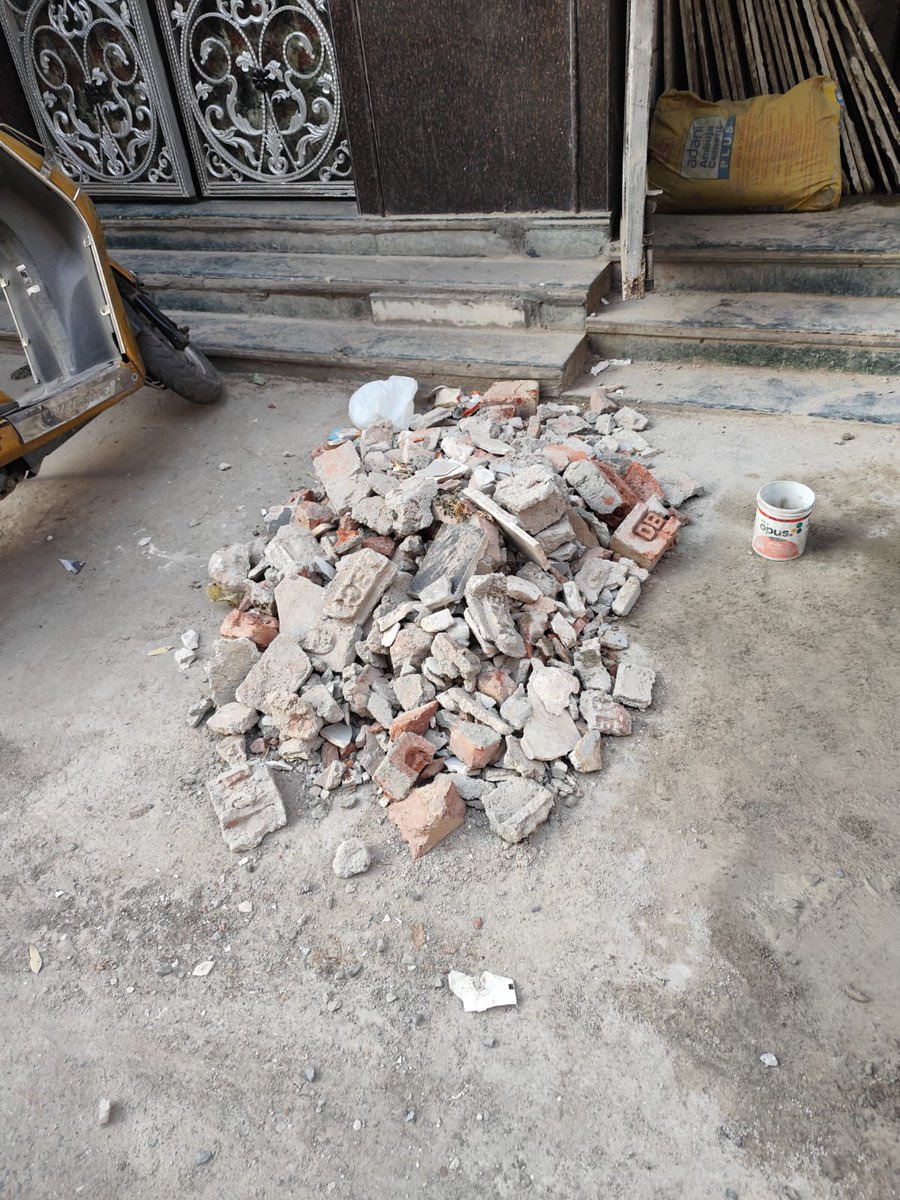 kbzdc's tweet image. To ensure cleaner surroundings and obstruction-free roads, Karolbagh Zone MCD teams were on duty today for malba removal.

🏗️ Total malba lifted: 39 MT on 16th March 2026.

Continuous efforts towards a debris-free &amp;amp; clean Delhi.
#MCDDelhi #CleanDelhi
#PollutionControl