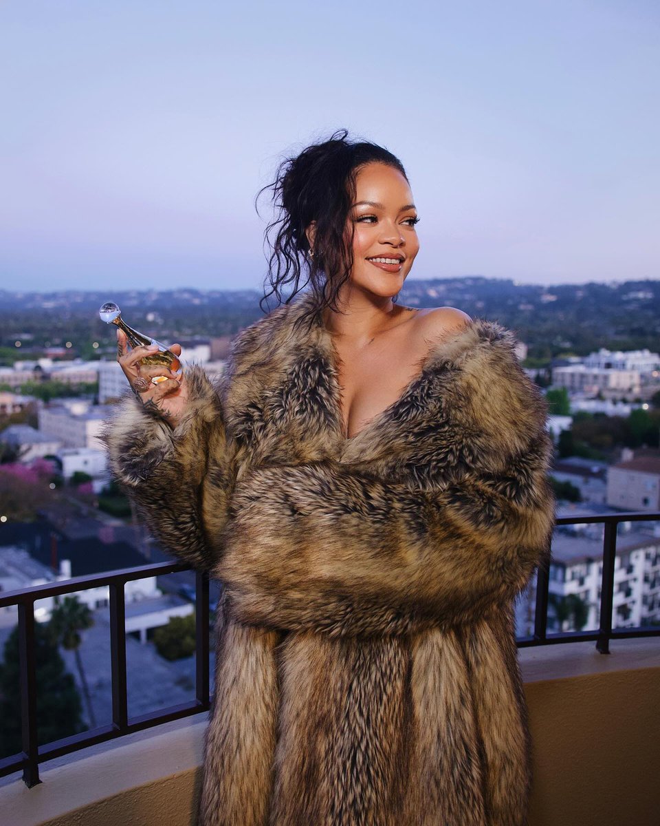 Africanize tweet media