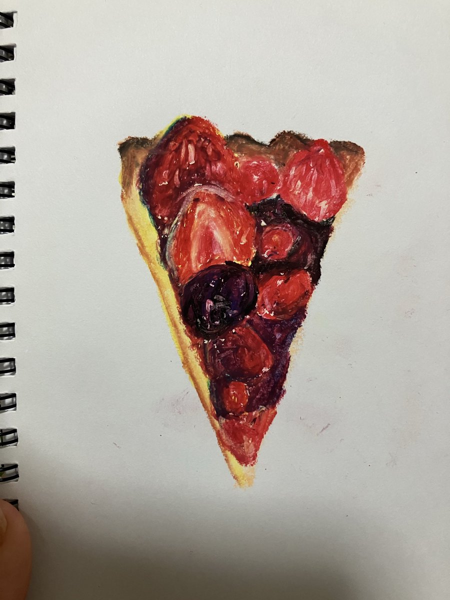 nernek10's tweet photo. #クレパスで描きました を参考にして模写チャレンジ、パートナーが食べたベリーのタルト🍓
ツヤッとした感じを出すにはどうしたらいいかな、この色はどうすれば作れるんだろう、って試行錯誤するのが楽しくて仕方ない。
図工は苦手なの、本当に。
それなのにこんなにも楽しい。楽しめることが嬉しい。 https://t.co/QTsHLFHG1H