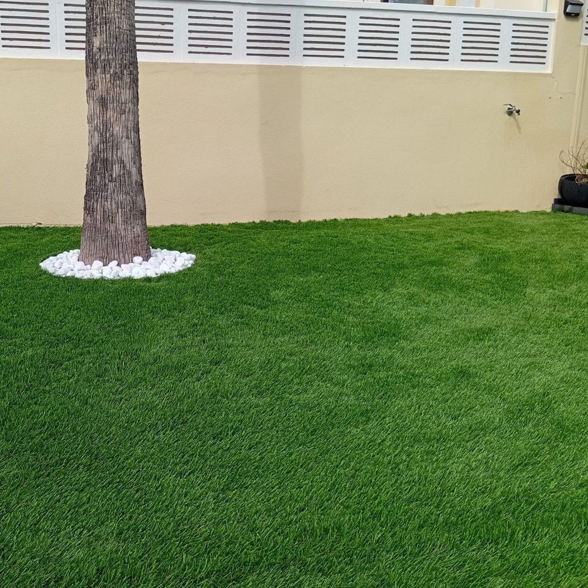 🌱 👋 Un jardín cuidado transforma cualquier hogar.  ▶️ Con césped artificial, consigues un espacio siempre verde, ordenado y listo para disfrutar en cualquier momento del año.  😍
 💚 ¿Quieres renovar tu jardín?   

 #eurocesped #cespedartificial