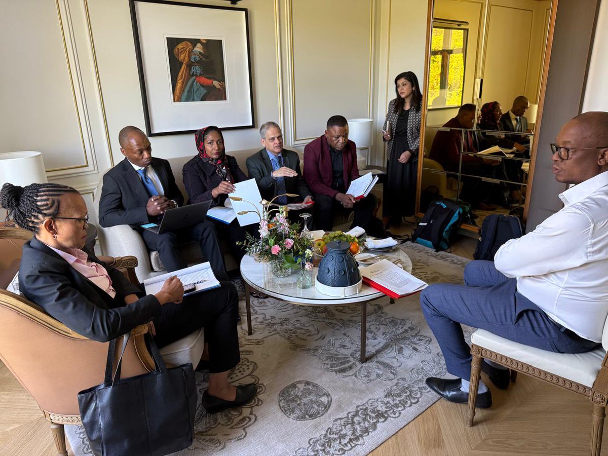 Parks Tau tweet media