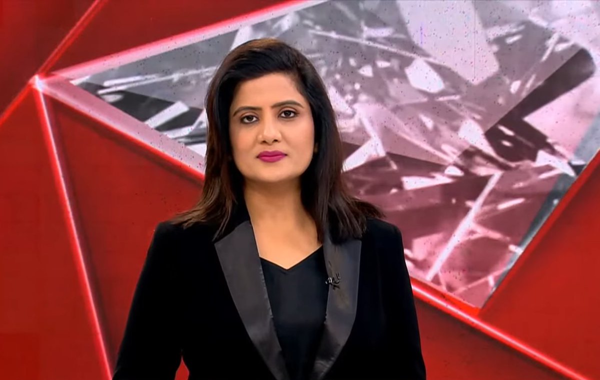 TARUNMI24's tweet image. #Thursday
Black makes everything better 🖤🫰🏻🧿
#smiles #blackoutfit #anchorshoot #aajtak #9BajGaye #EkAurEkGyarah #lunchbreak #KhabreinAsardar #Khabardar #Shankhnaad #Vishesh #cutelooks😘 #lookoftheday #sweetsmile @nehabatham03 Didi ji😊🧿😊#prfect