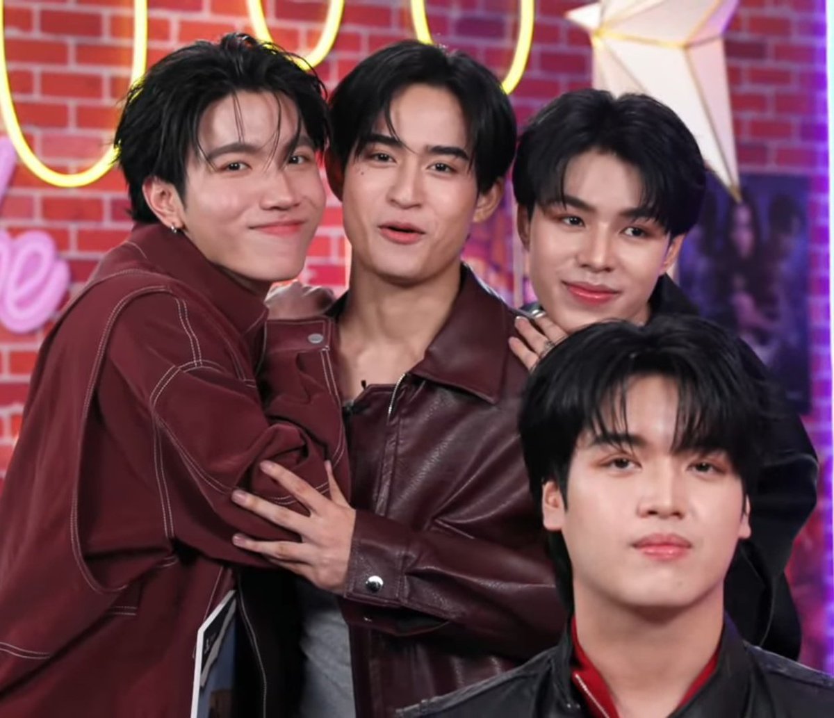 HOURLY CLO'VER tweet media