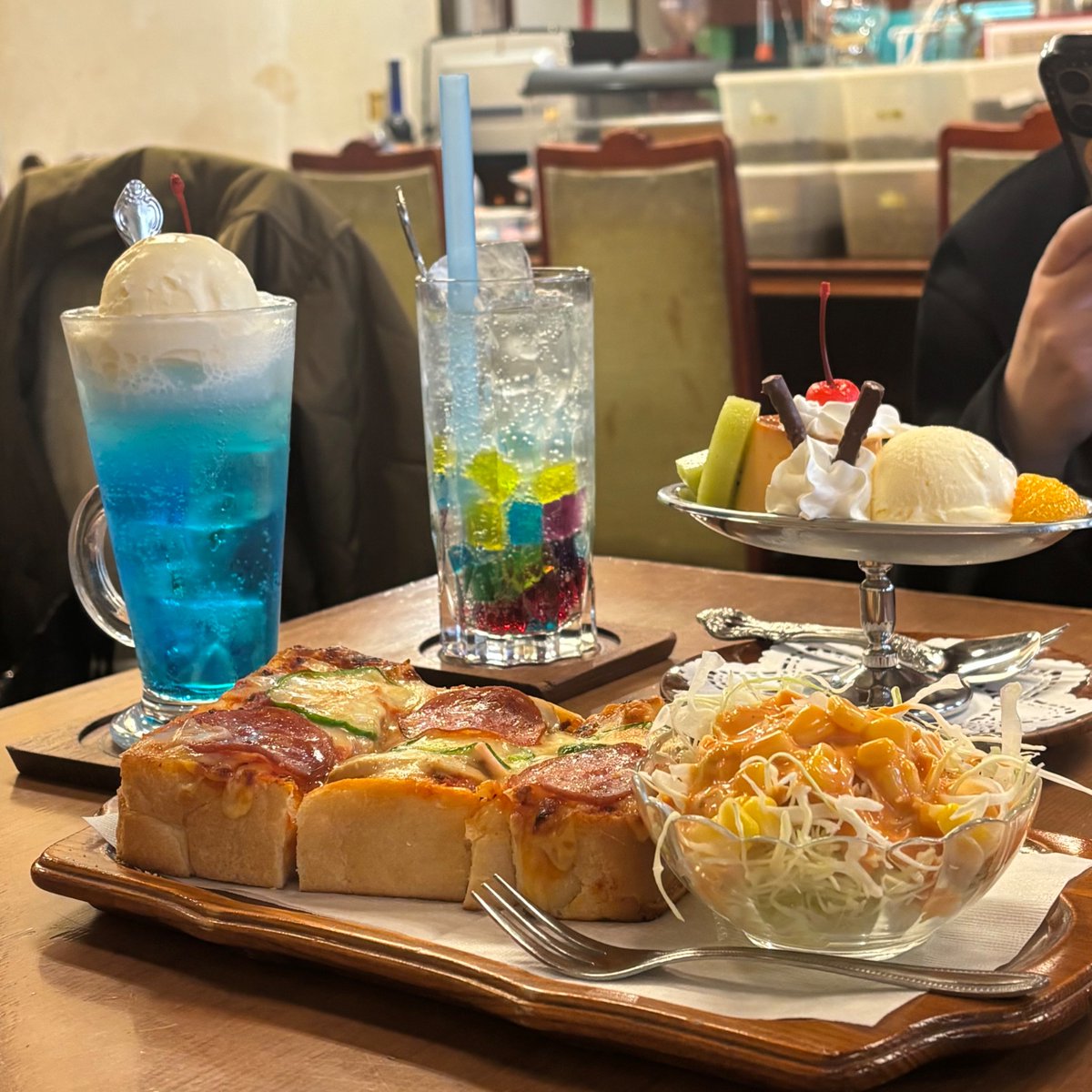 uno_bsearch's tweet photo. 今時こんなにもレトロなお店あると思います❓
こちらは川越にある「シマノコーヒー」っていうお店なんですけど‼️

もちろん料理もなんですが、、、⬇️ https://t.co/m2qcpgHiXJ