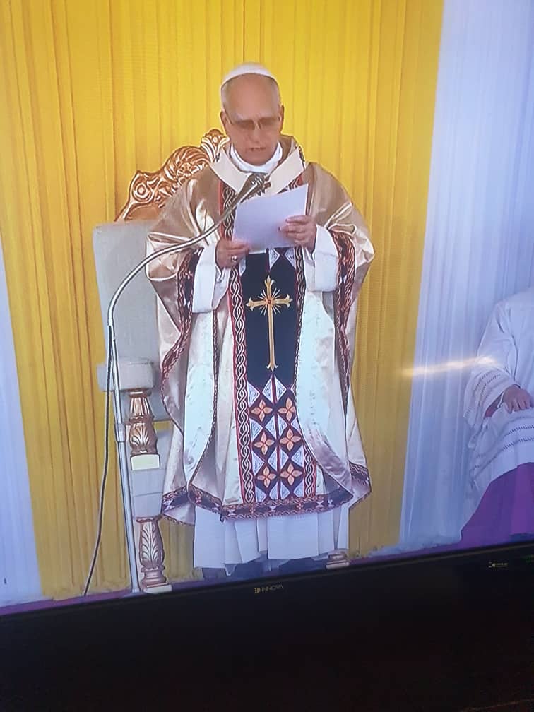 Asong_MT's tweet photo. Traditionally customised chasubles
Bamenda with the doings
🙌🏾🙌🏾🙌🏾 https://t.co/k098n5yihb