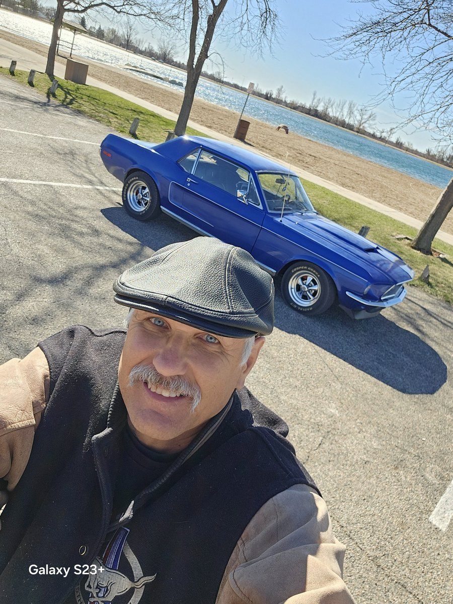 JohnOnLake tweet media