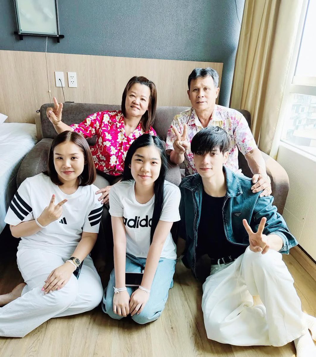 วอมอ •᷄ɞ•᷅ tweet media