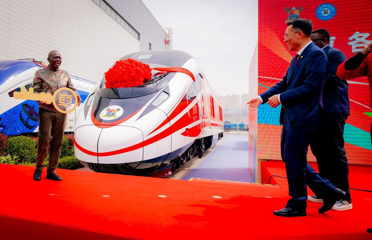 horlanrewaju02's tweet image. JUST IN: The Lagos state Governor @jidesanwoolu have received new set of 24-car trains to strengthen the Lagos Red Line fleet.

Itesiwaju Ilu Eko, ajumose gbogbo wa no.

#RedLine