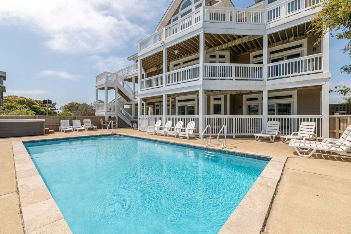 Beach Realty tweet media