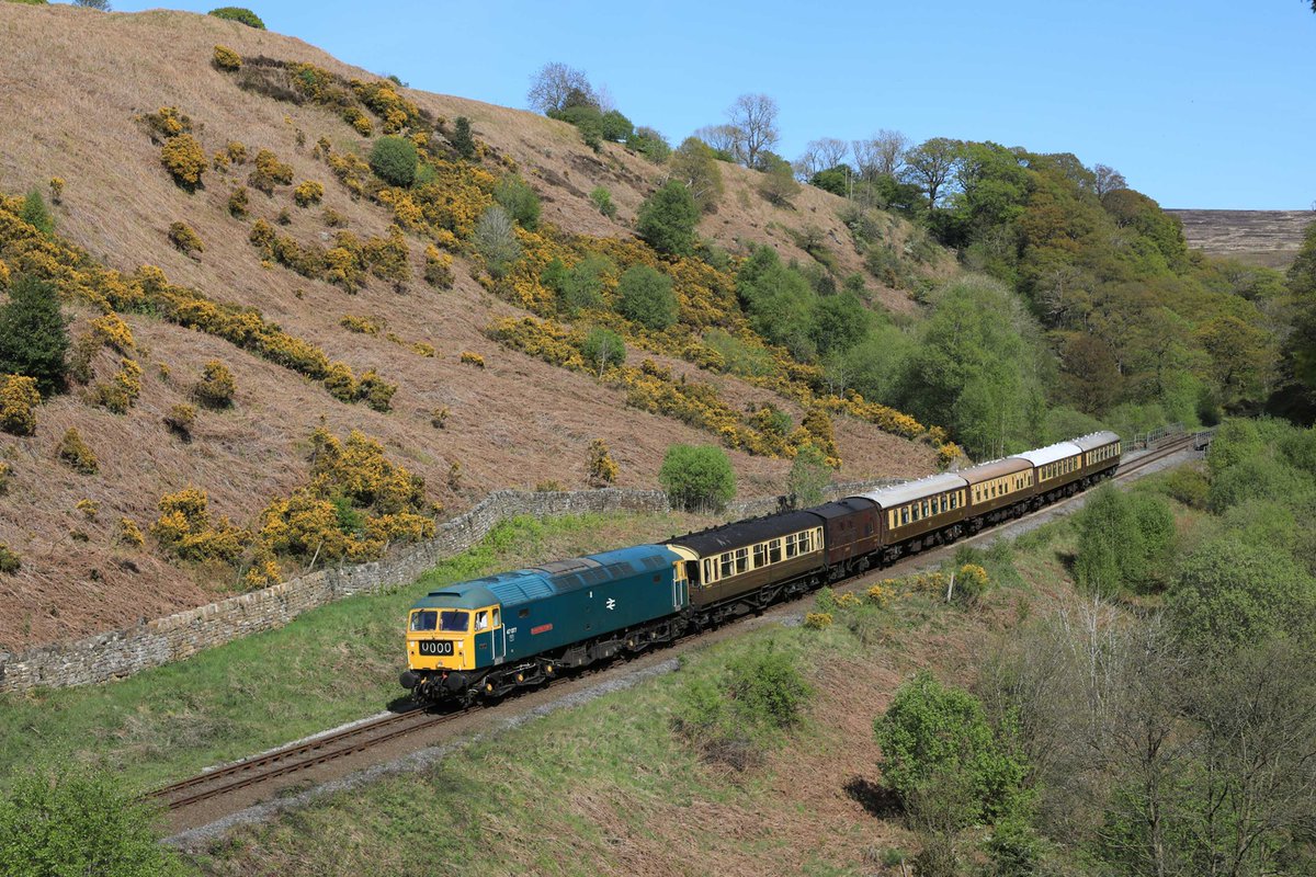 North Yorkshire Moors Railway tweet media