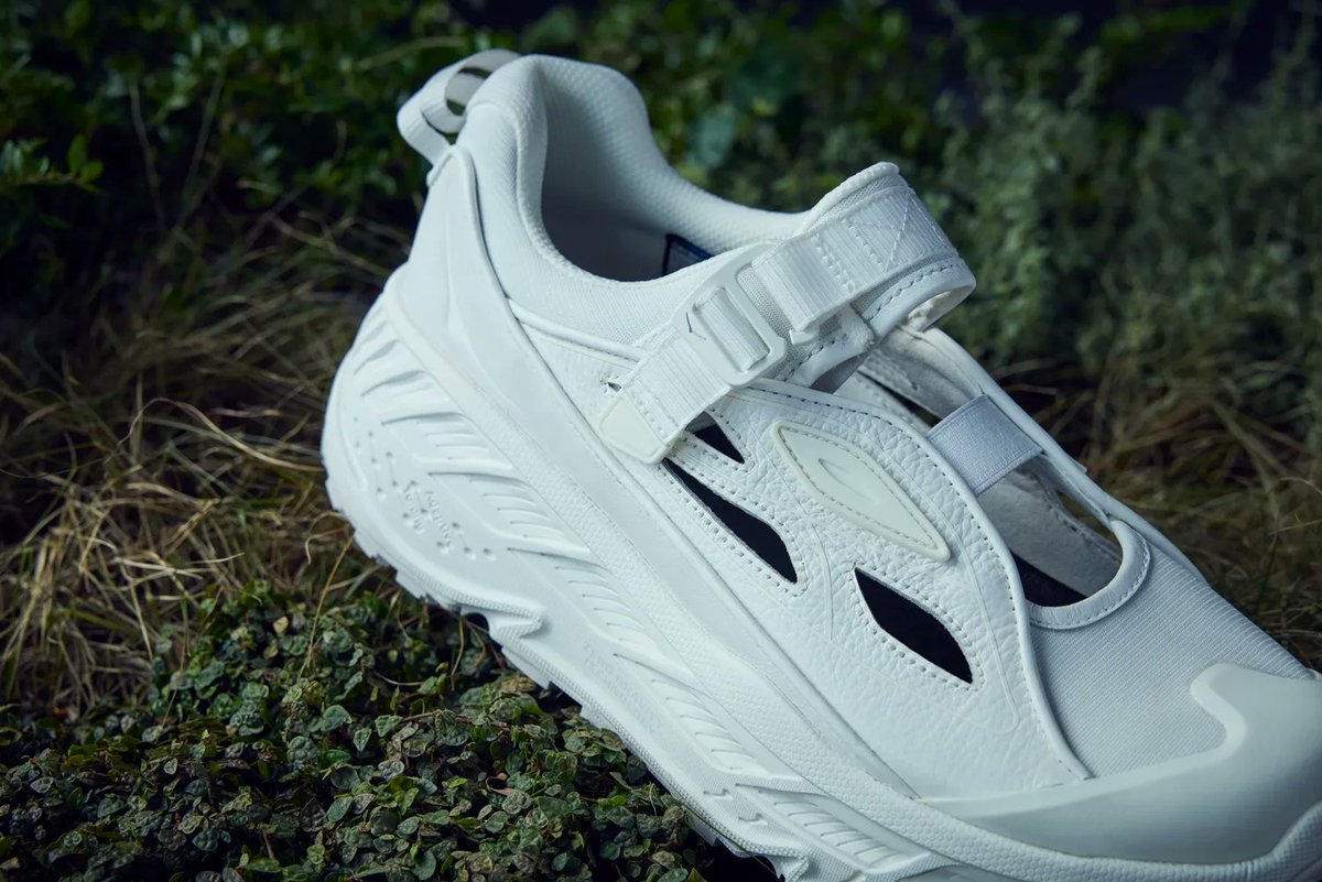 2026年 5/1 発売】 HOKA STINSON BREEZE “Frost/Grout” (ホカ