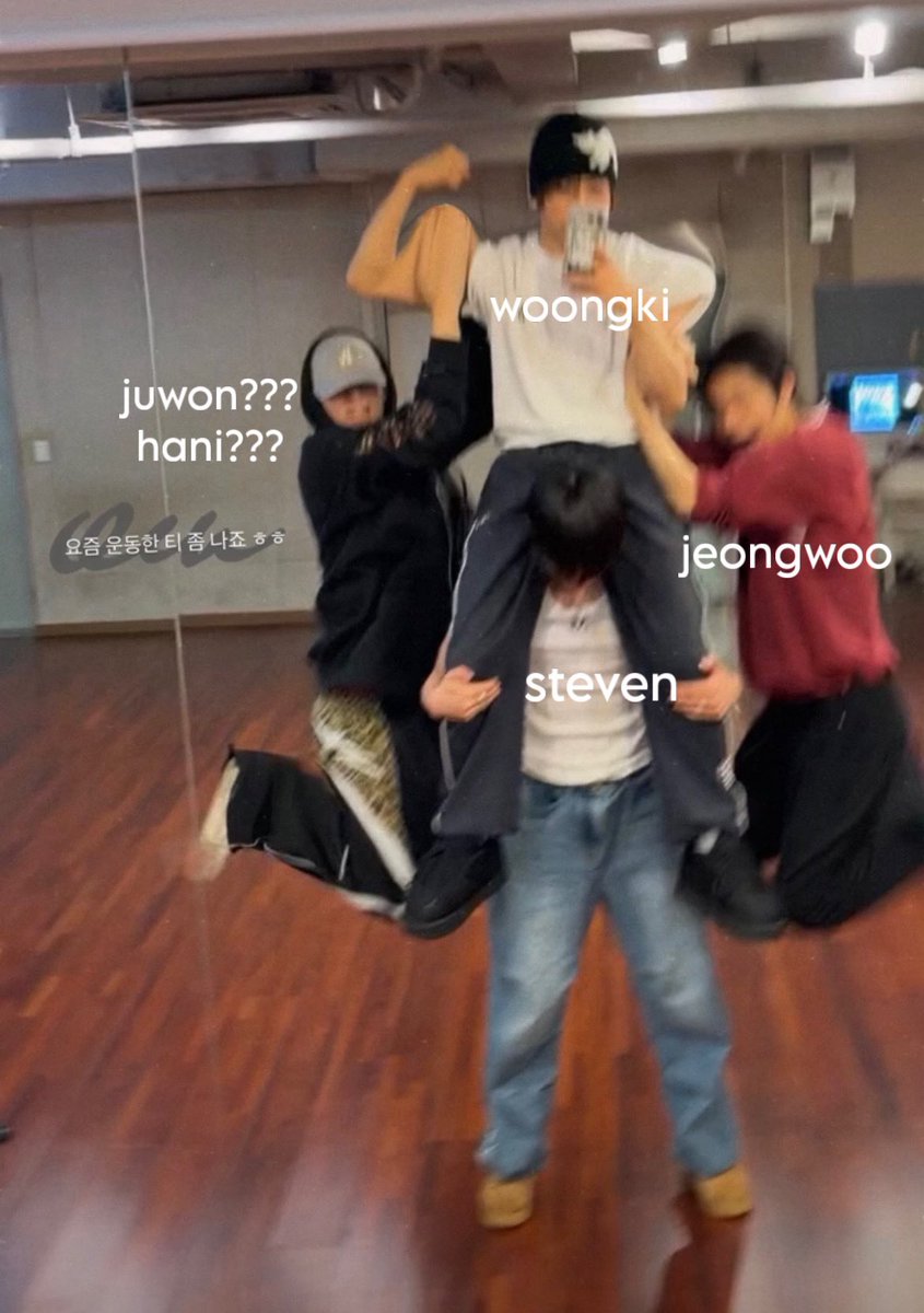 knives ☻ tweet media