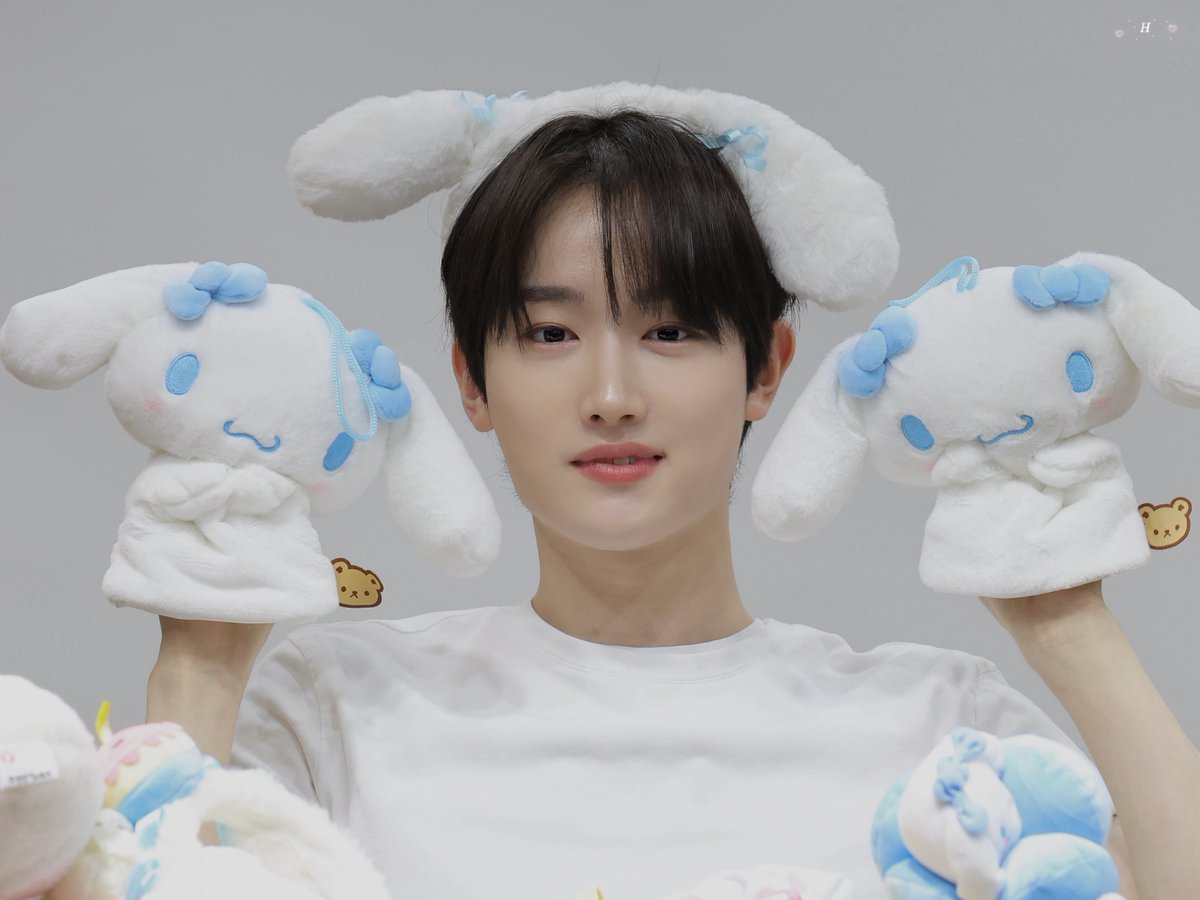 HKO4I7's tweet photo. 귀여운 강아지 혁이 생일 축하해🩵🤍

#HAPPY_HYUK_DAY 
#혁 #HYUK #구본혁 
#템페스트 #TEMPEST https://t.co/wkykgQvcwd