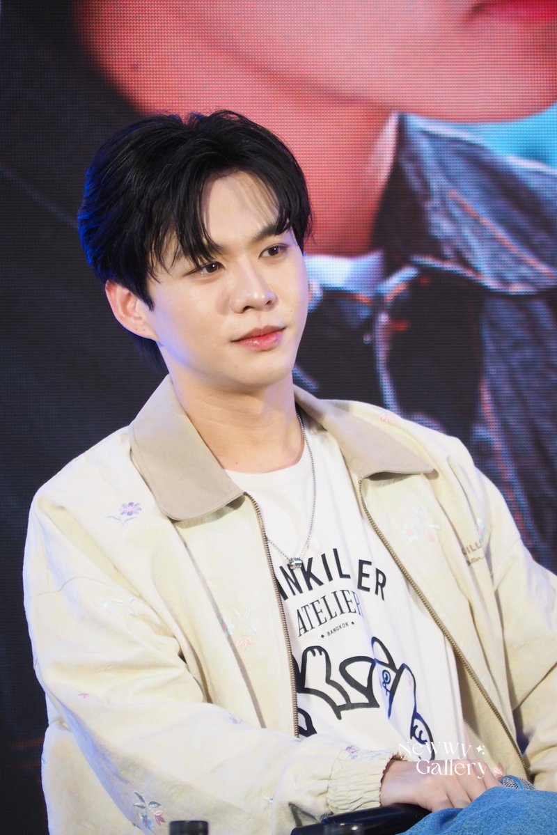 📸Newwy Gallery tweet media