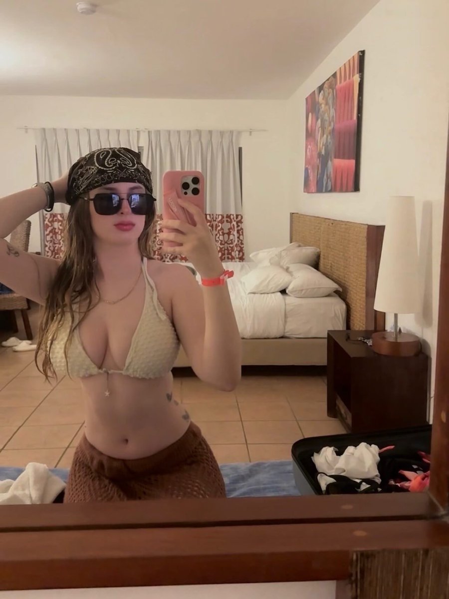 Michelle🍒 tweet media