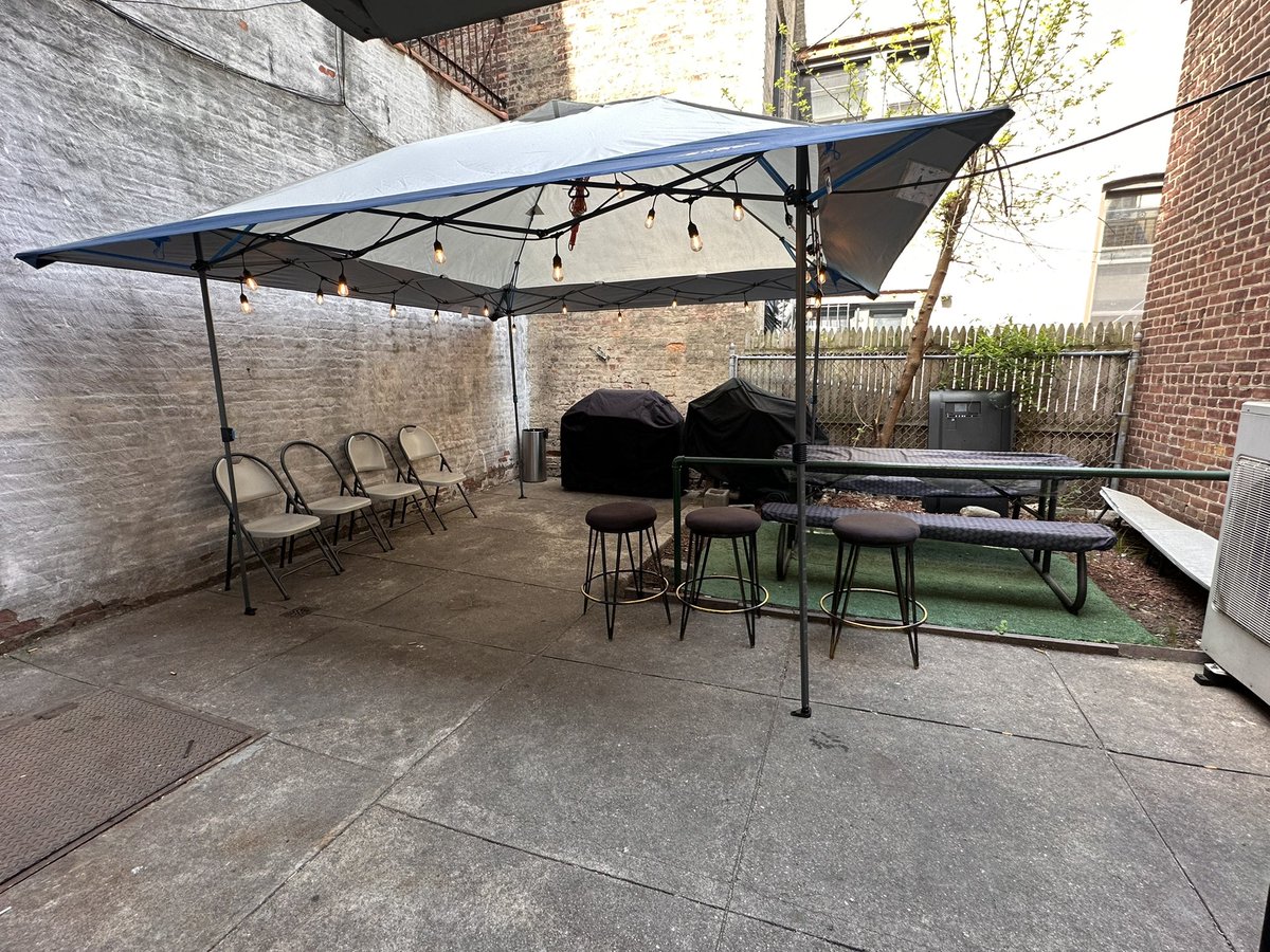 ArcadeBrooklyn's tweet image. Rain or Shine. We are cooking this weekend. 

Friday: Empanadas from @sofias_caterings 5pm till they finish 

Saturday: #BBQ 5pm-10pm. $10 wristband for food.

Sunday: #BBQ 4pm-9pm. $10 wristband for food.