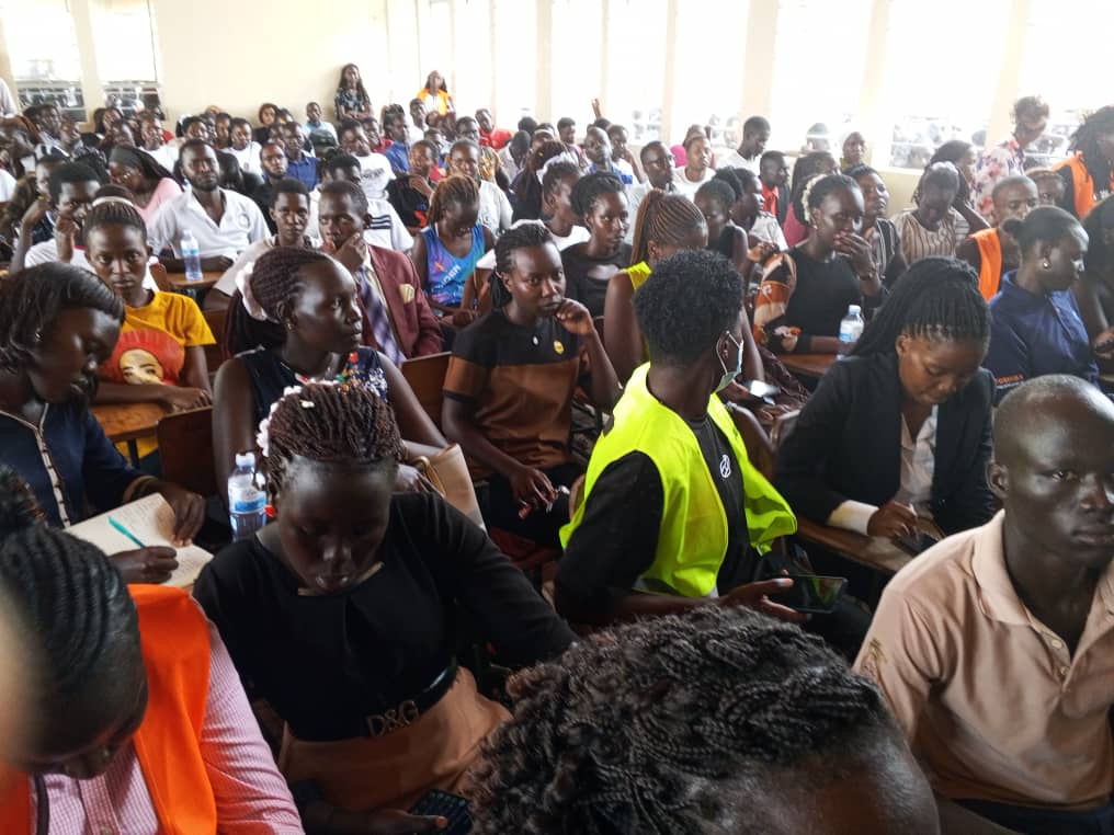 fortunate_mercy's tweet photo. It's been a pleasure hosting today the Guild Presidents and Women's representatives Debate together with my then Deputy Speaker, Mr. Otim Ronald. Hopefully Gulu University will make the right choice https://t.co/NkDJ647ZMl