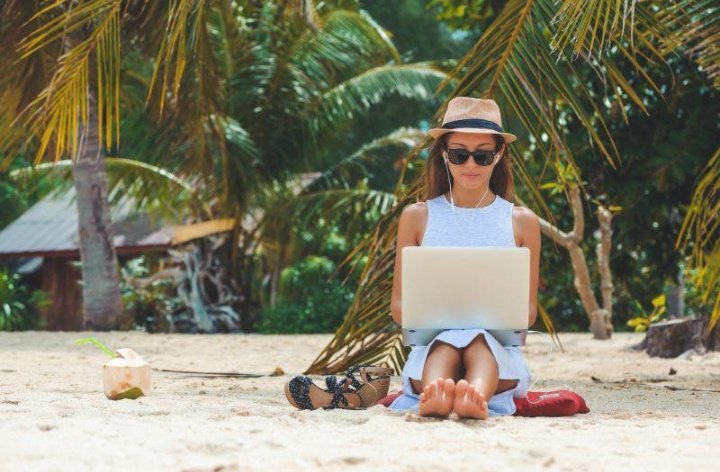 ankar10247's tweet image. 💸 Earn Globally. Live Smart.

The world is no longer limited by location.
Today, your skills can generate income from anywhere 🌍

💻 Freelancing
📱 Content Creation
📊 Digital Business

It’s not abo

#GlobalIncome #DigitalEarning #Freelance #Success #Money #OnlineWork #Growth