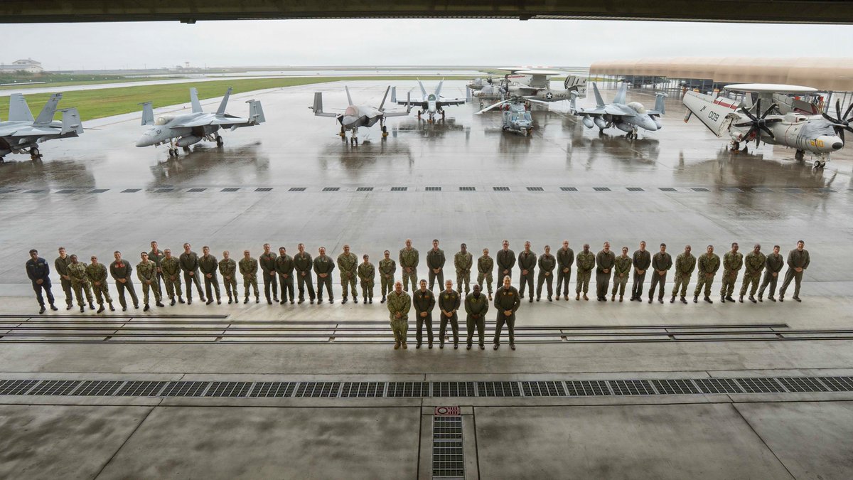 USPacificFleet's tweet image. 🇺🇸🇯🇵 Adm. Steve Koehler, commander, U.S. Pacific Fleet, engaged with the Sailors of Carrier Air Wing (CVW) 5 and leadership at MCAS Iwakuni, Japan, April 15. 

Our presence in Japan is the cornerstone of regional stability.#USNavy #PacificFleet #Readiness