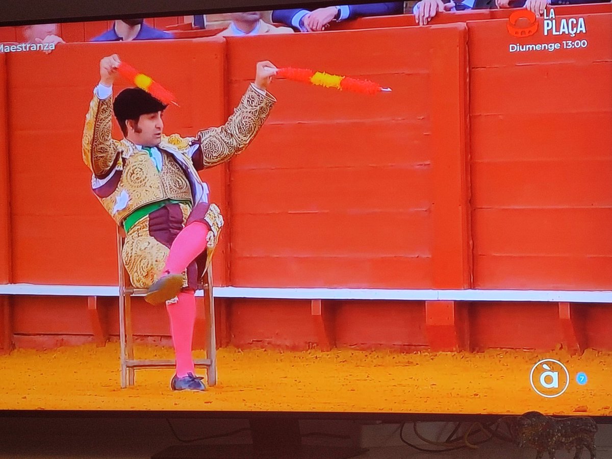 CTuraniano's tweet photo. ¡ Morante en estado puro! #feriadeabril #toros https://t.co/b9SMJ8QTkK