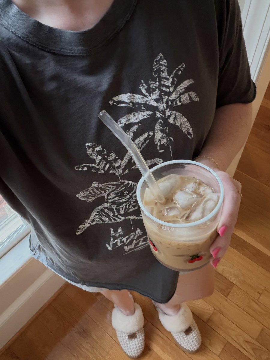 ACMasten's tweet photo. Always have a hand occupied for ☕️ https://t.co/y1TZDAY6vp