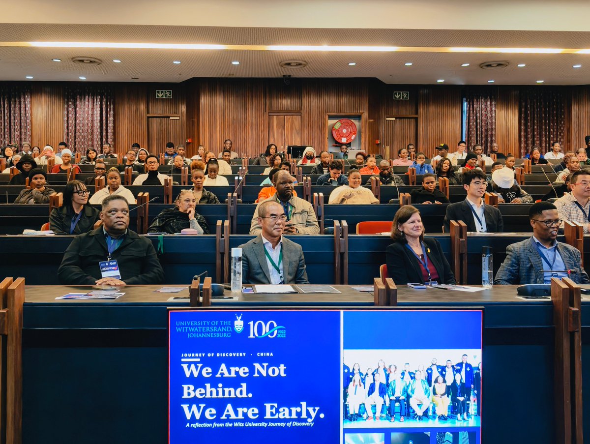 On April 15, CG Mr. Pan Qingjiang attended the “The Journey of Discovery in China” seminar at <a href="/WitsUniversity/">Wits University</a>. He congratulated the delegation on their fruitful study tour in China and encouraged more students to visit and study in China to enhance mutual understanding.