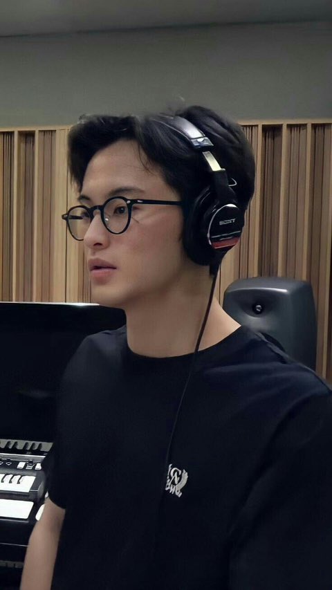 심오 tweet media