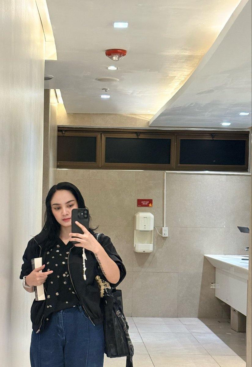 SofiaTrice tweet media